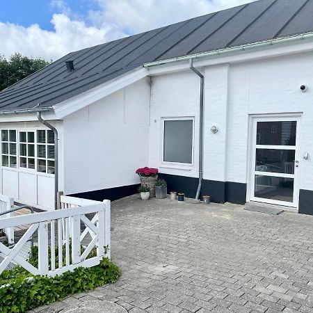 Hos Martin-Kontaktlos & Selv Check-In Sindal Exterior photo